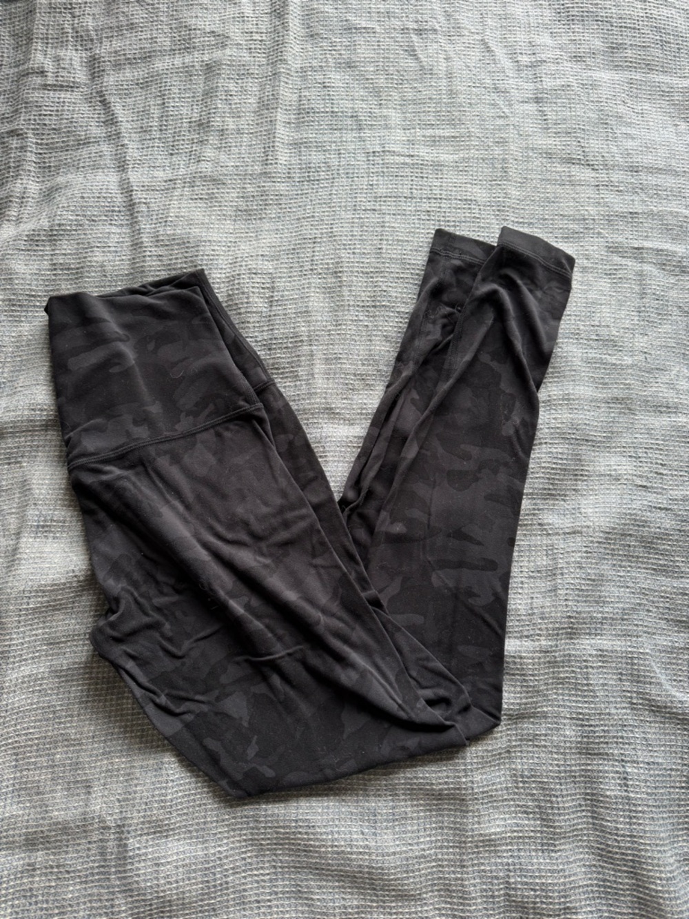 LAST CHANCE! lululemon Black Camo Leggings